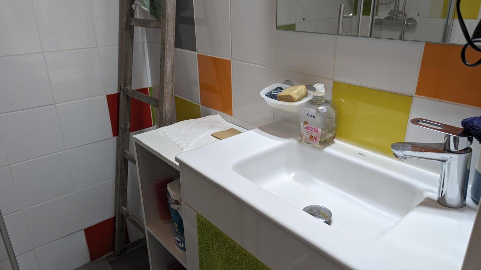 - T1 Bis - 5mn A Pied De La - Linge Non Fourni *